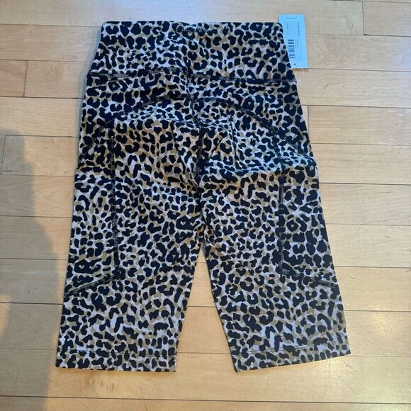 $68 Outdoor Voices Zoom 10” short leopard NWT size XS m2 - Picture 5 of 5